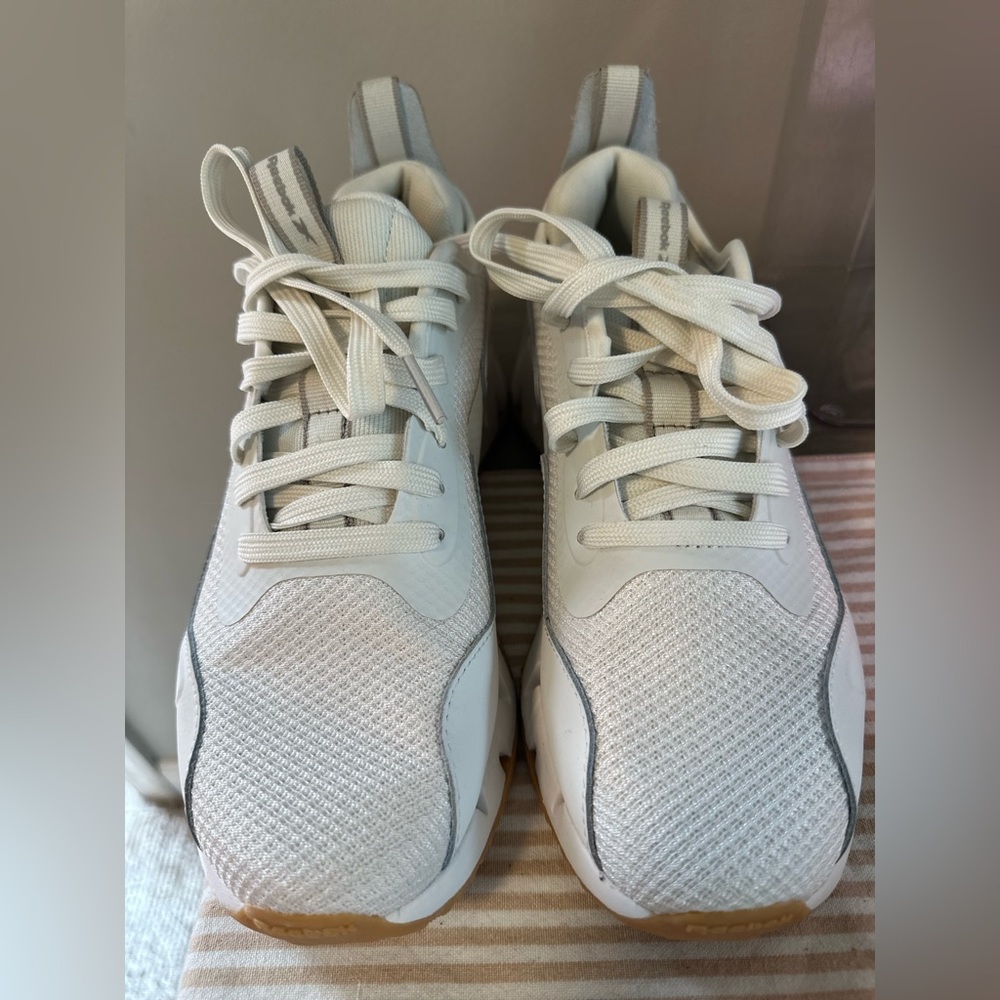 Brand New! Women's Reebok Galaxy 1 Zag Sneakers - Picture 2 of 5
